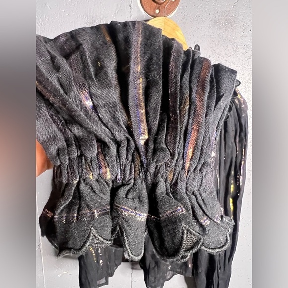 FARM RIO Metallic Striped Ruffle Top in size XS - Picture 9 of 12